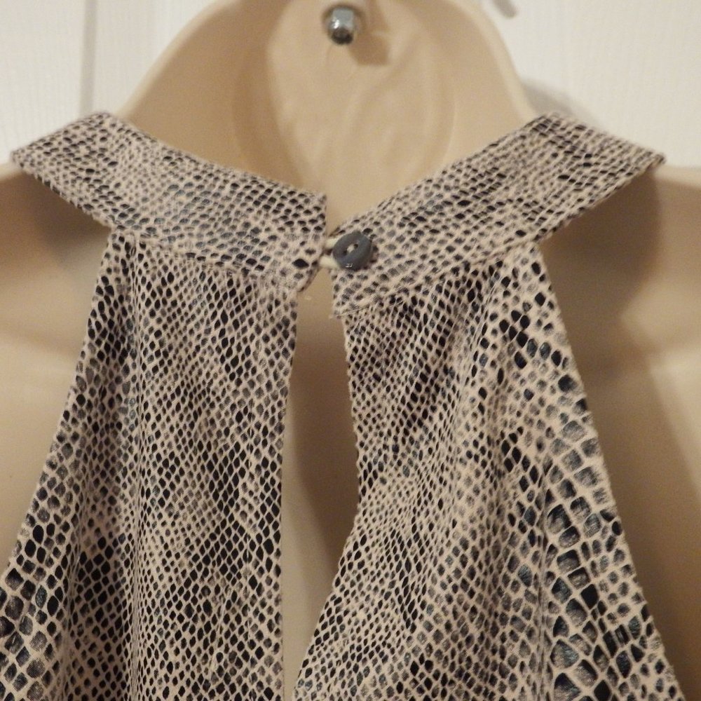 She & Sky: Unique women's top, sleeveless Size Small - Picture 4 of 5